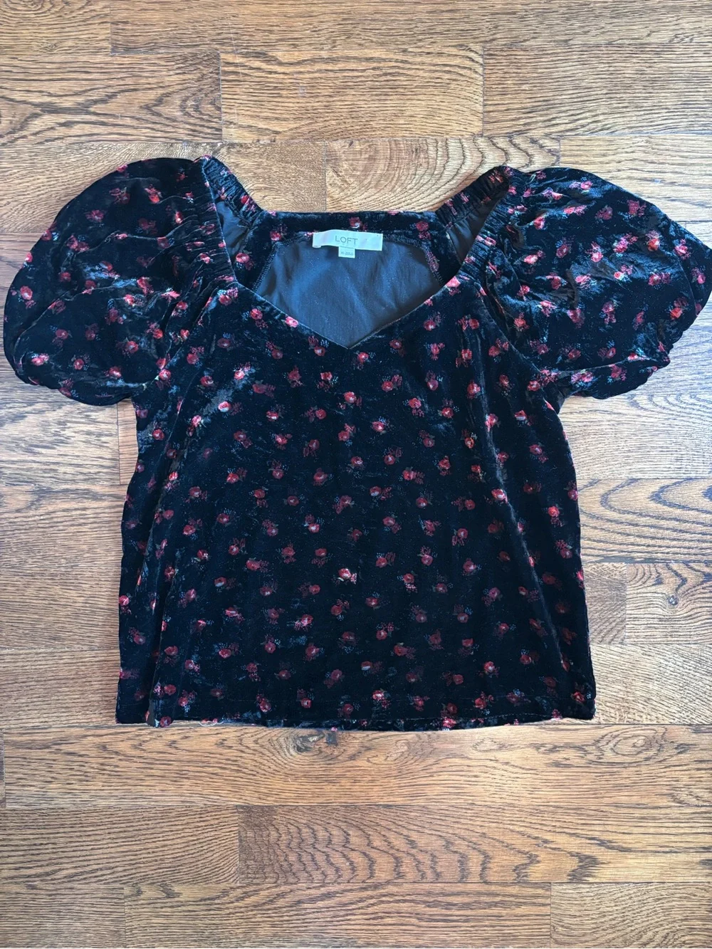 LOFT Black Velvet Floral Puff-Sleeve Top XS